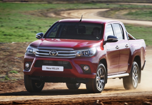 Toyota HiLux 4x4 Double Cab (seit 2016) Front + links