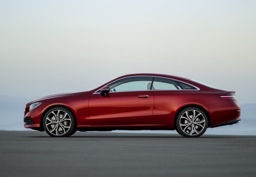 Mercedes-Benz E 200 Coupe 9G-TRONIC (seit 2016) Seite links